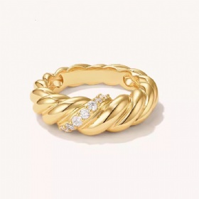 Croissant Twist Diamond Ring