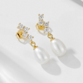 Dangling Pearl Diamond Earrings