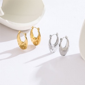 Spotted Oval Hoop Earrings