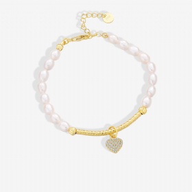 Heart Charm Pearl Bracelet