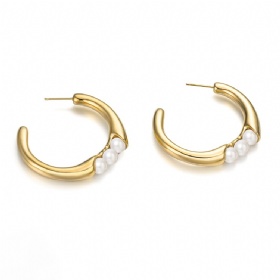 Triple Peal C-Shaped Earrings